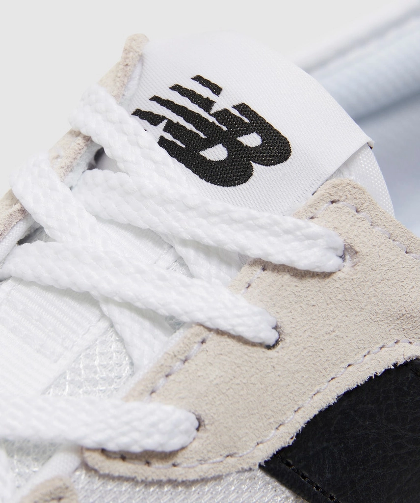 New Balance 327 sneaker